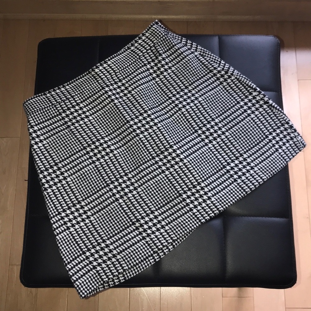 Cute Patterned Business Casual Skirt